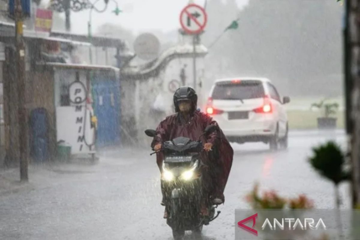 Potensi hujan lebat di sebagian wilayah Indonesia