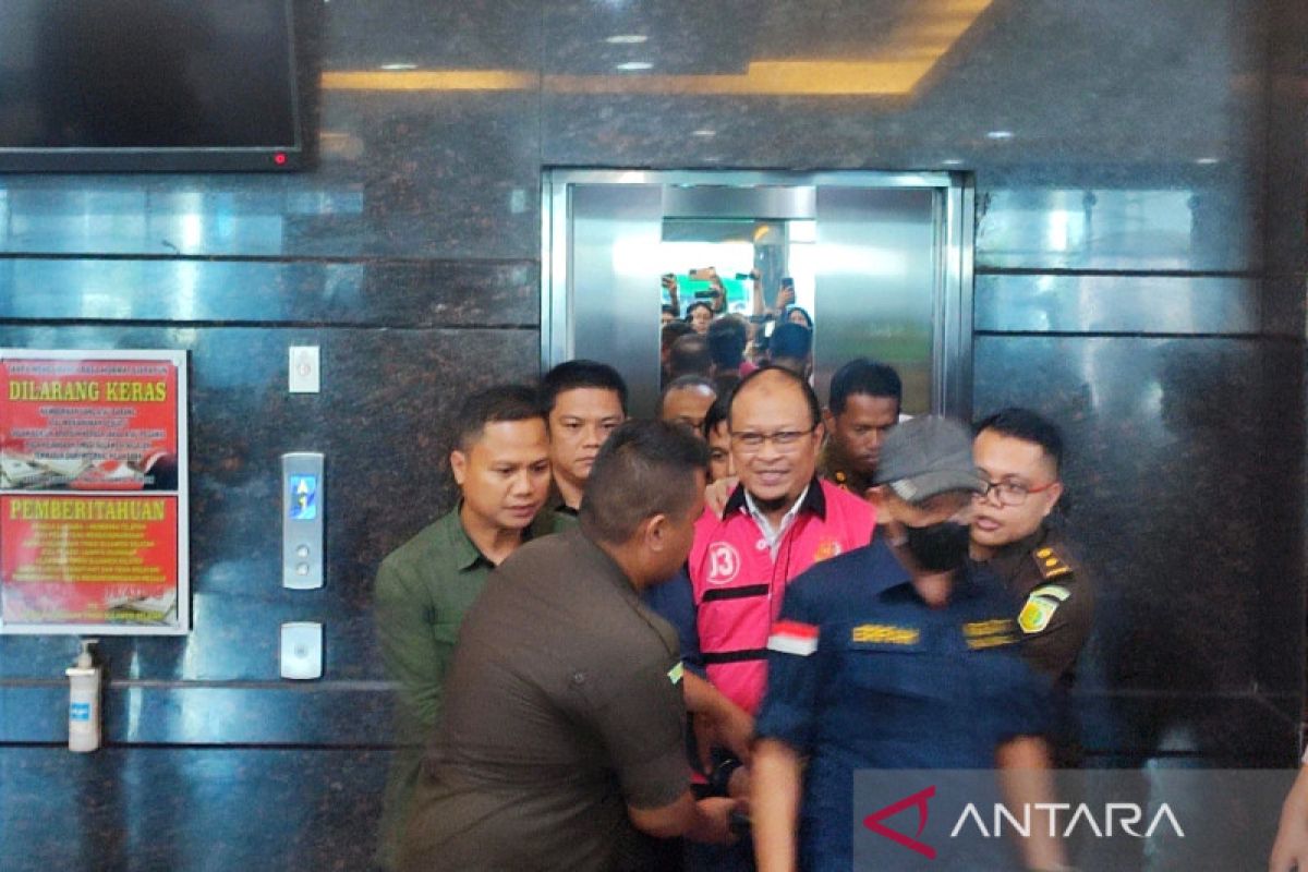 Adik Mentan ditetapkan sebagai tersangka dugaan korupsi PDAM Makassar