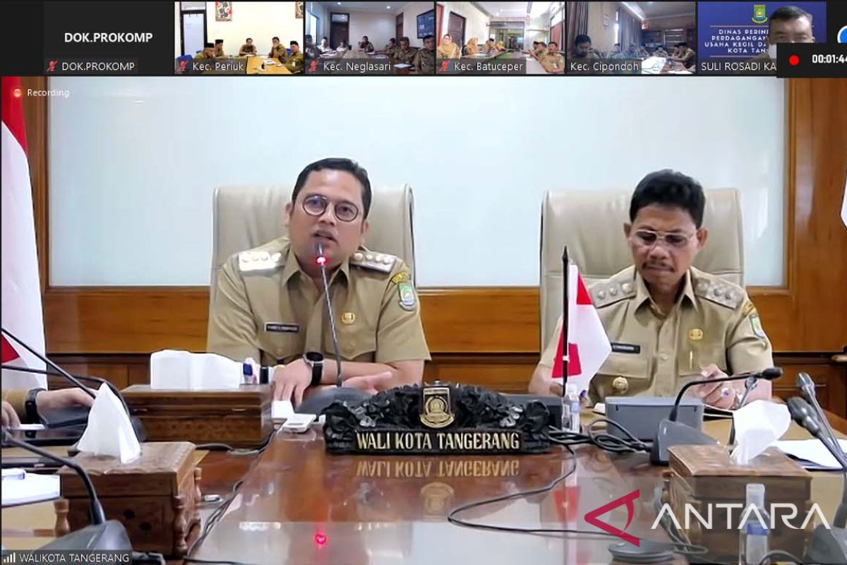 Wali Kota Tangerang minta camat proaktif atasi pengentasan persoalan sosial