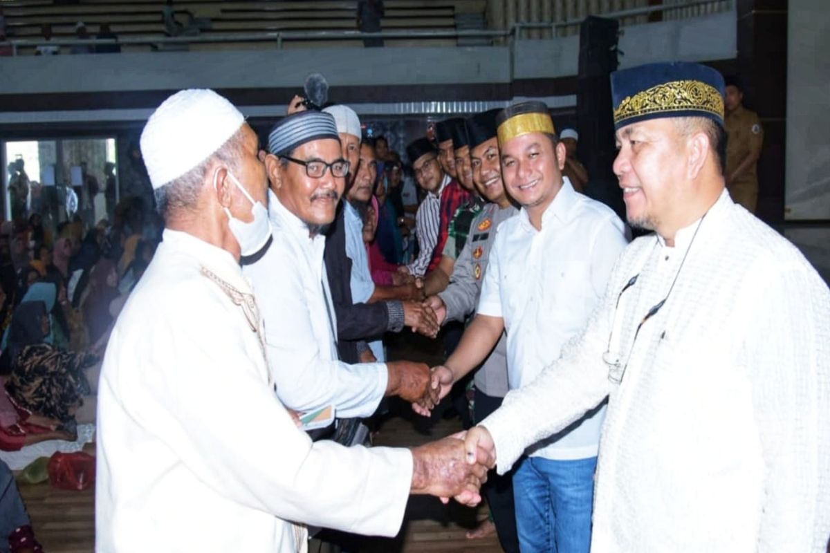 Baznas Tapteng salurkan zakat ASN kepada 10 ribu fakir miskin