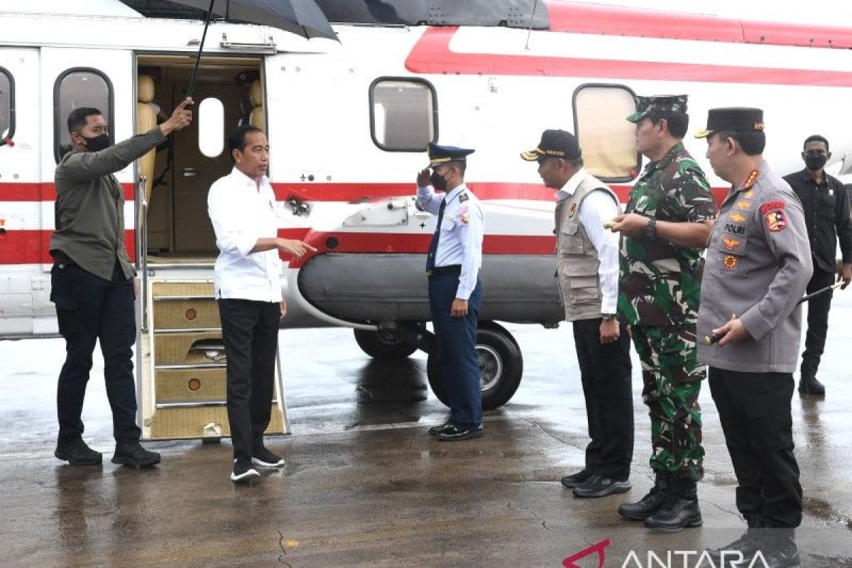 Presiden Jokowi imbau penumpang di penyebrangan Merak sudah pesan e-ticket