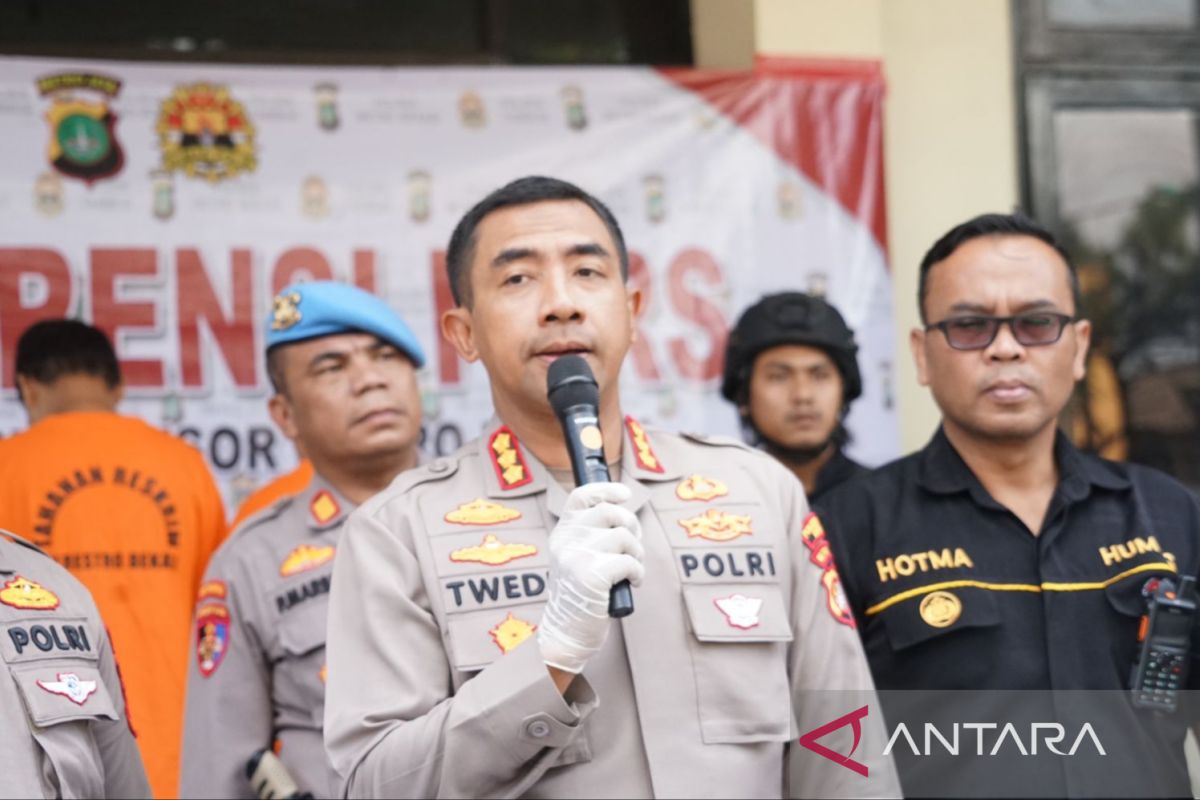 Polres Bekasi ringkus pencuri nasabah bank modus ganjal mesin ATM