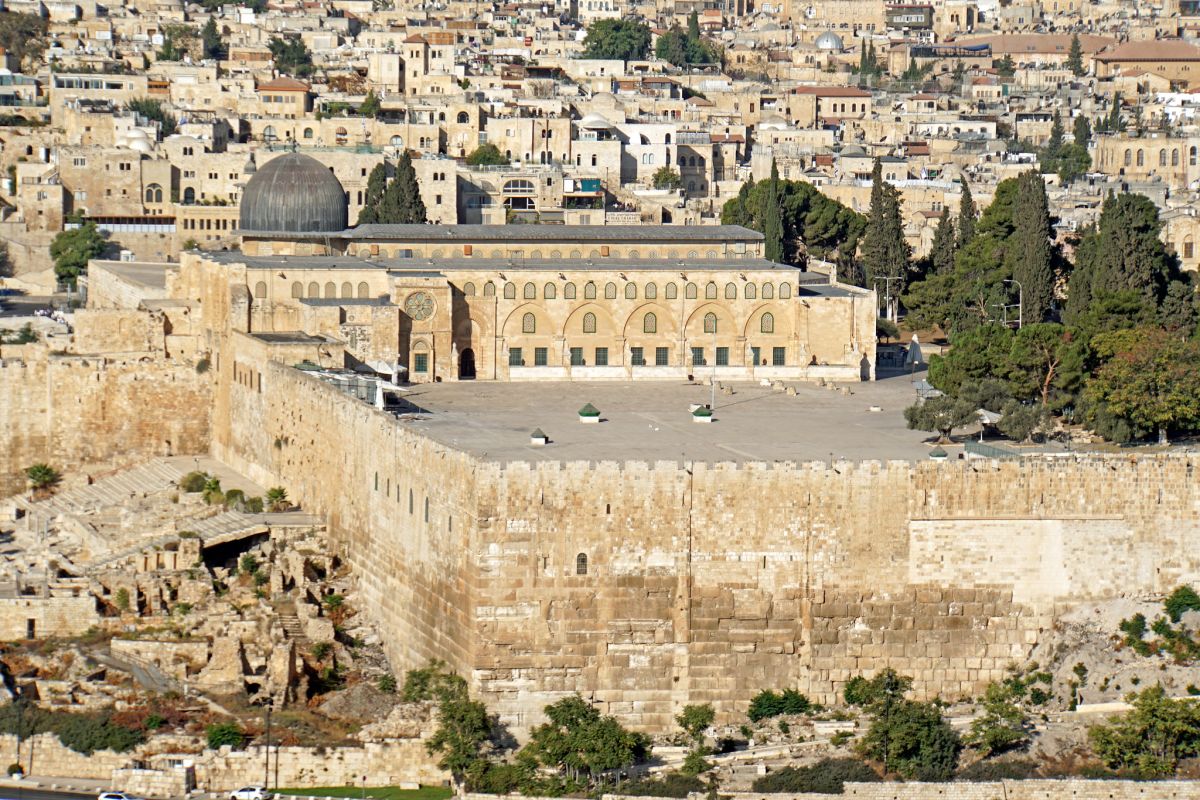 Sudah enam pekan warga Palestina dicegat salat Jumat di Al-Aqsa