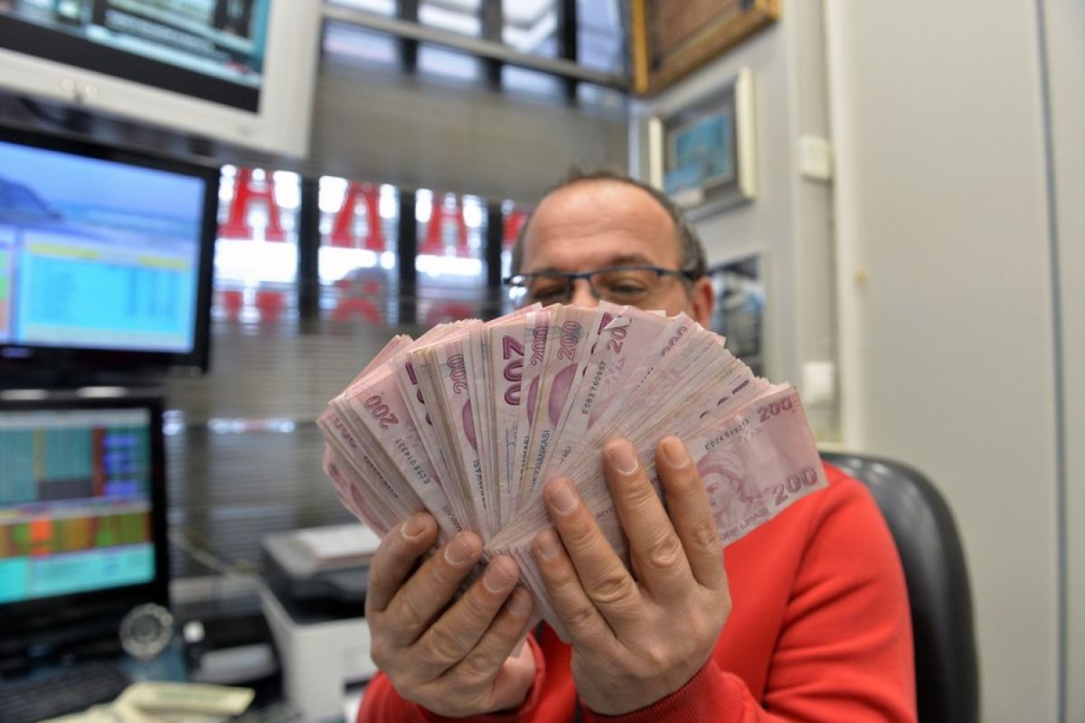 Luncurkan kampanye pemilihan kembali, Erdogan janji atasi inflasi