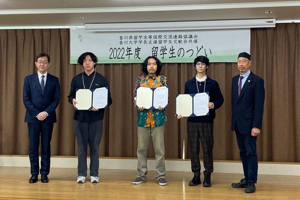 Mahasiswa FEB Unsoed juara 1 lomba essay di Jepang