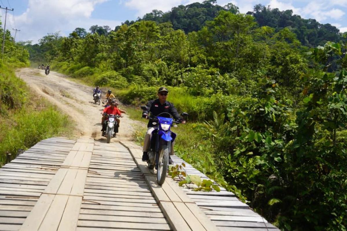 Kapuas Hulu buka akses jalan daerah terpencil di Nanga Payang