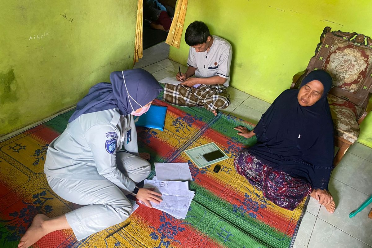 Jasa Raharja Banten Serahkan Santunan Kepada Ahli Waris Korban Lakalantas di Carenang, Kabupaten Serang