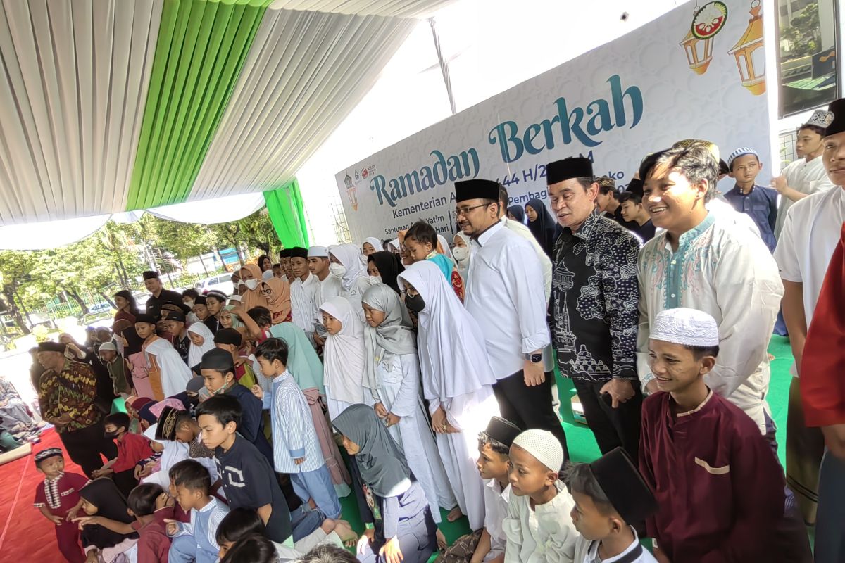 Ministry holds bazaar, charity event during Semarak Ramadhan festival