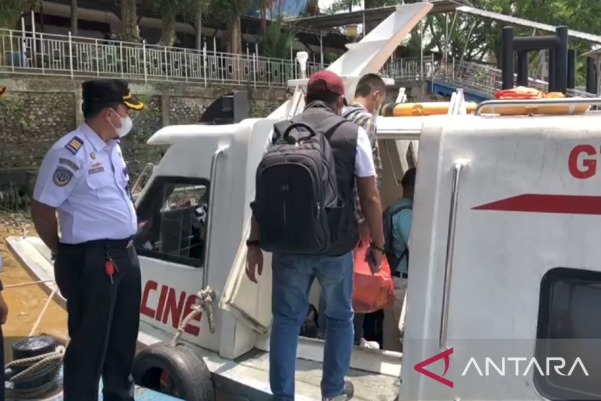 Mudik lebih awal, penumpang di Pelabuhan Sungai Duku meningkat