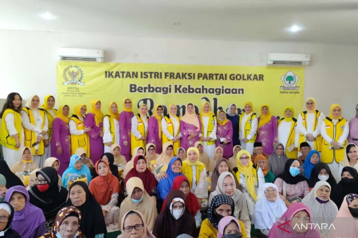 IIFPG bagikan bingkisan Ramadhan di panti lansia