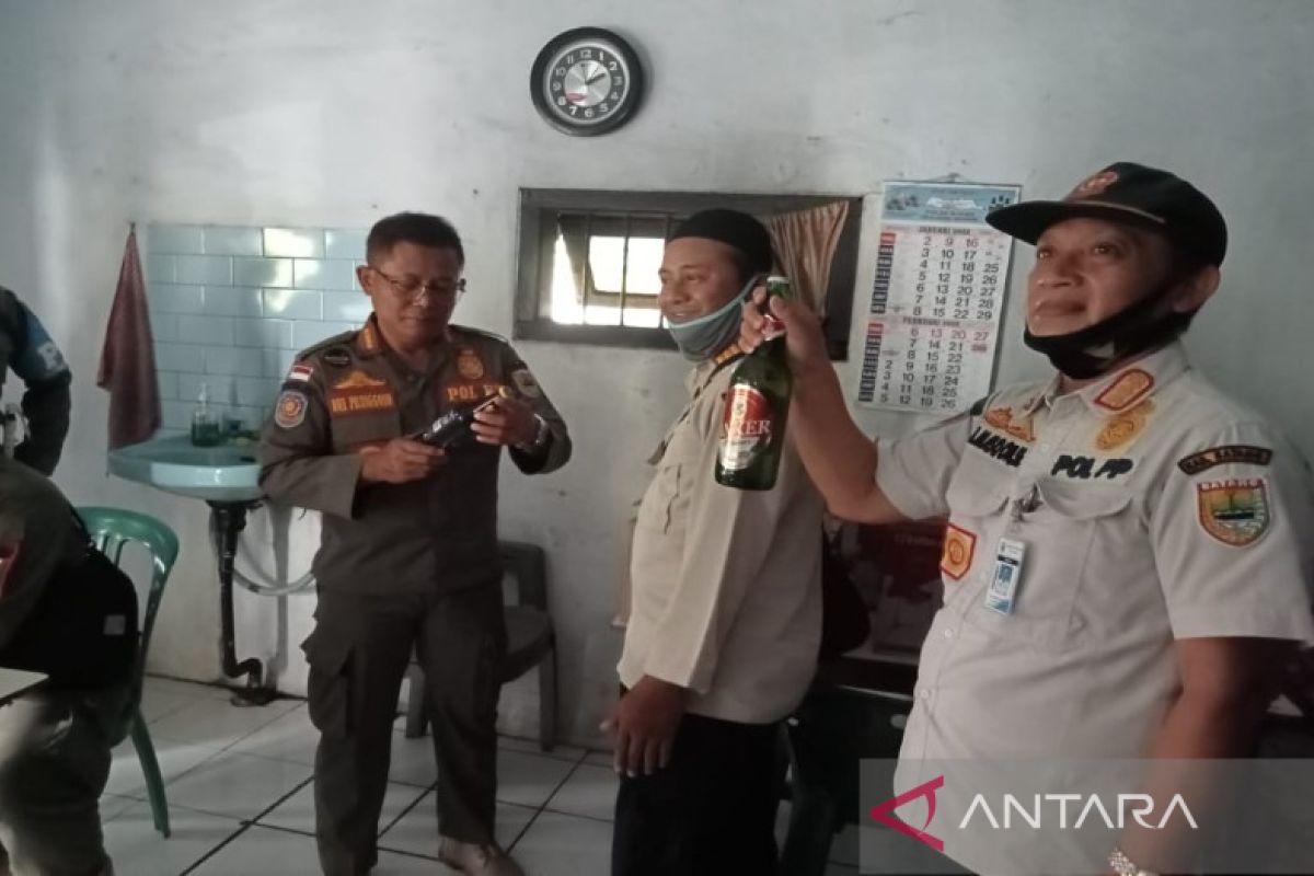 Pemkab Batang sita ratusan botol minuman keras
