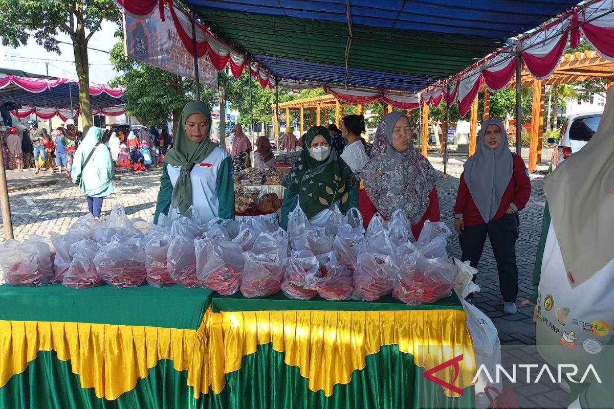 Dinpanpertan Bangka gelar operasi pasar cabai besar