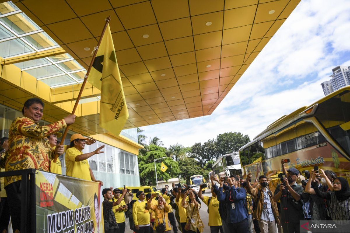 Airlangga Hartarto berangkatkan ratusan peserta mudik gratis