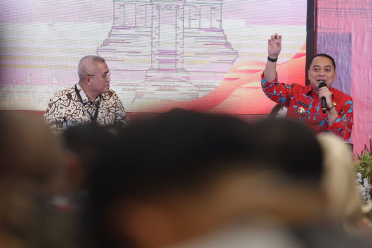 Pemkot Surabaya menerapkan teknologi digitalisasi dalam pelayanan publik