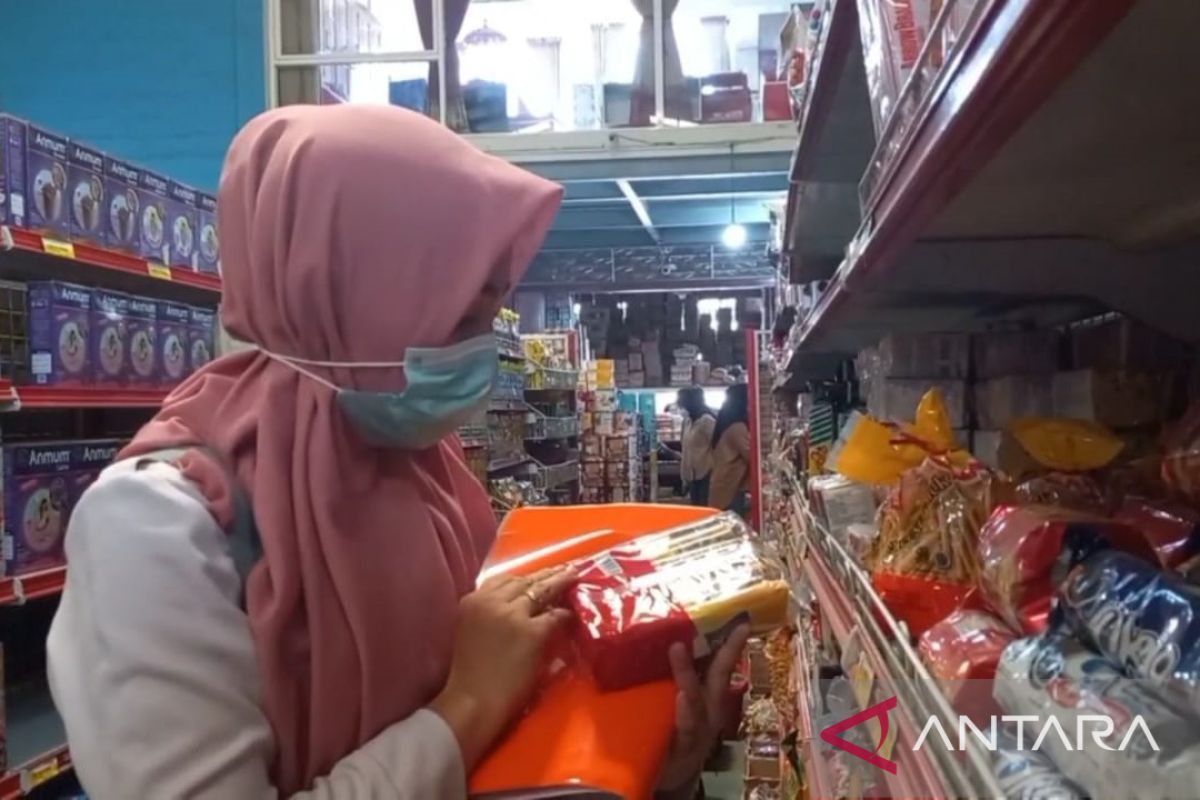 Satgas Pangan Kabupaten Madiun temukan makanan kedaluwarsa