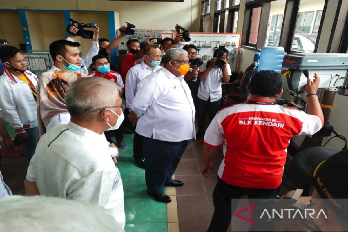 Disnaker Kota Baubau latih 30 calon TK peningkatan keahlian