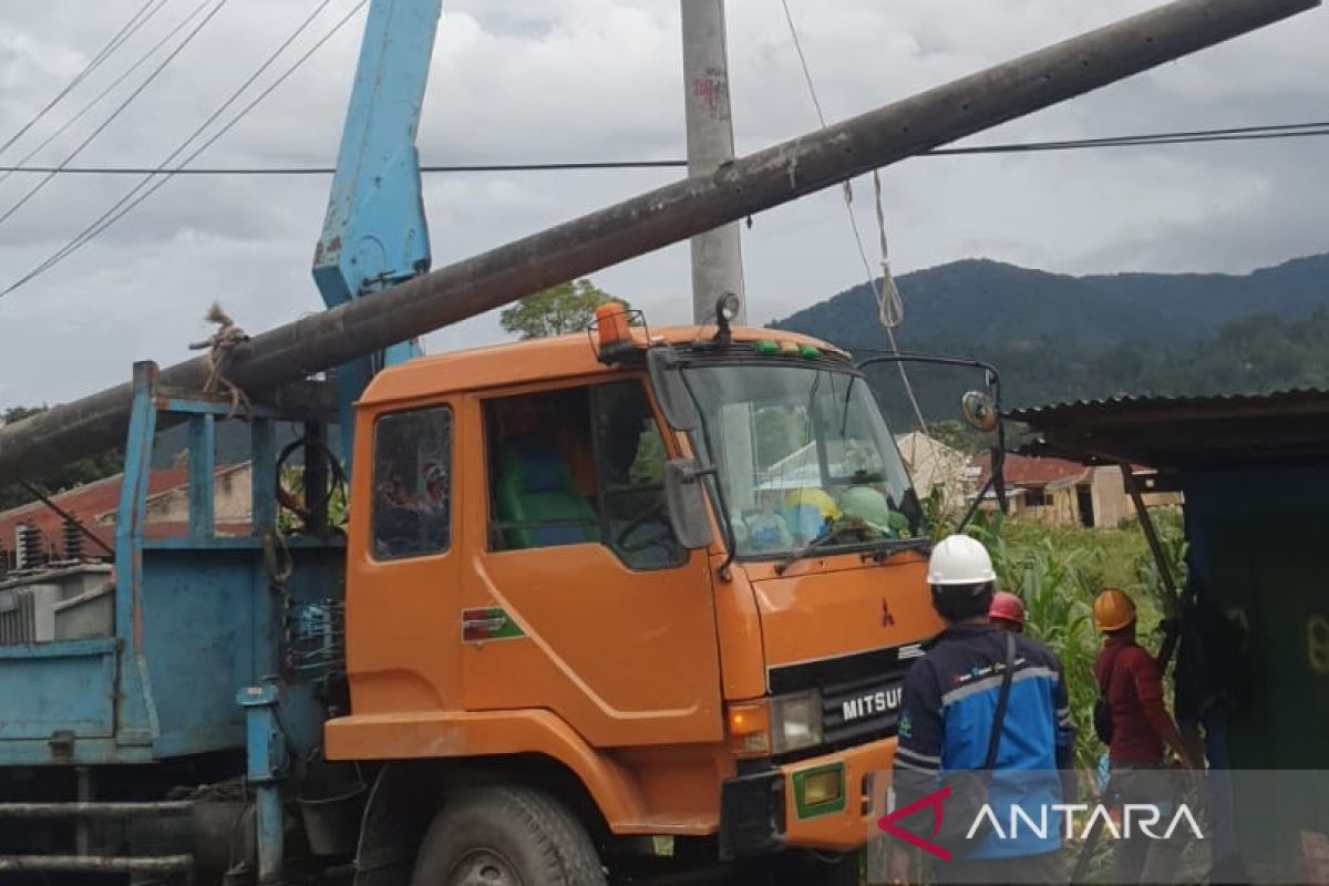 PLN Sumut terangi tiga desa di Nias selama bulan Ramadhan