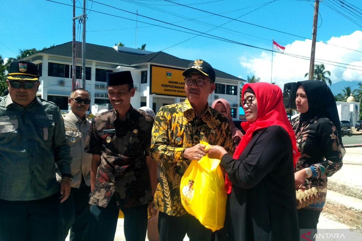 Solok Selatan gelar bazar bersubsidi kendalikan harga