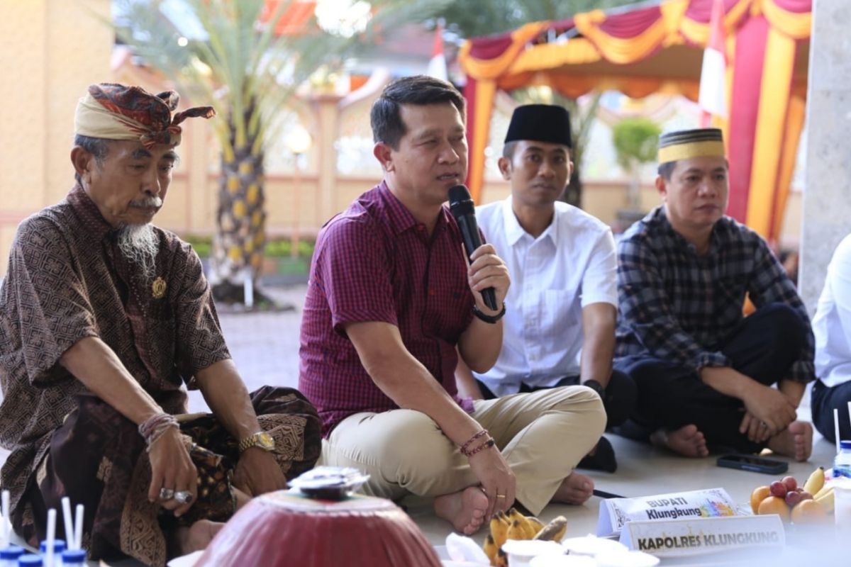 Bupati Klungkung ajak warga jaga toleransi di kampung Muslim tertua