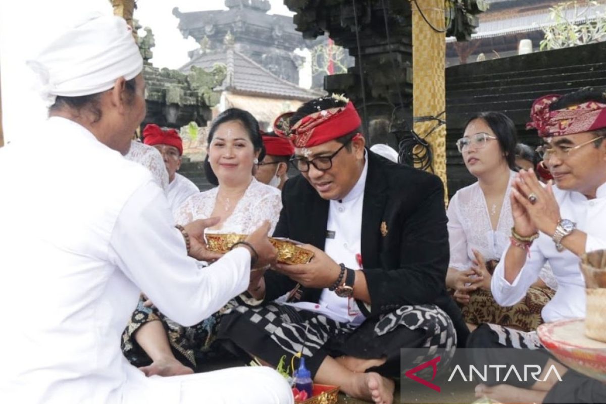 Pemkab Tabanan Ikuti rangkaian Persembahyangan di Pura Agung Besakih