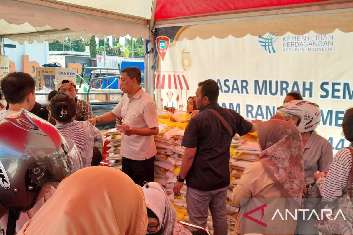 Bulog Maluku pastikan stok beras masih ada di tingkat pedagang