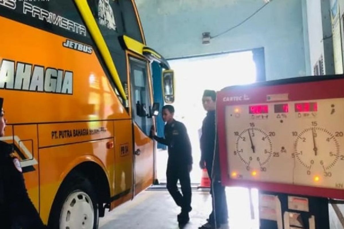 Dishub Magetan lakukan pemeriksaan kelaikan bus angkutan lebaran