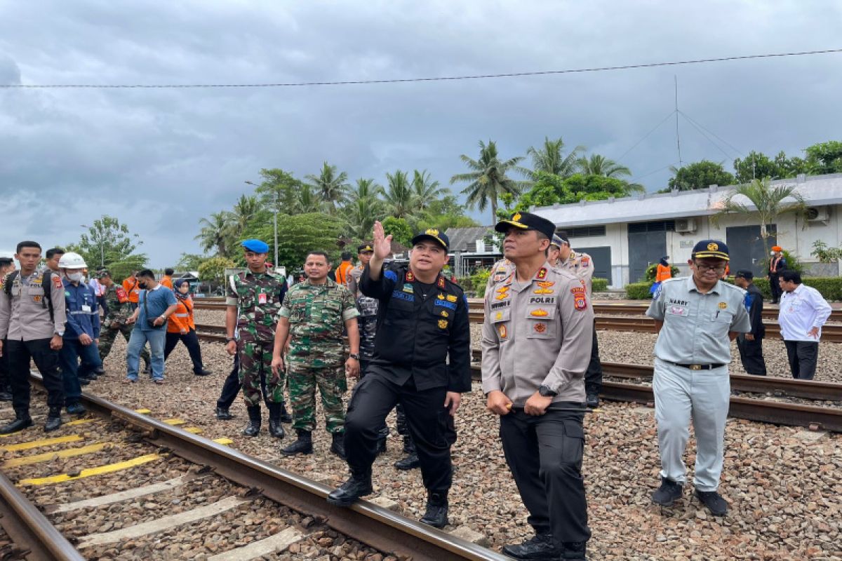 Polda DIY dan PT KAI Daop 6 cek jalur kereta api Stasiun Tugu-Wates