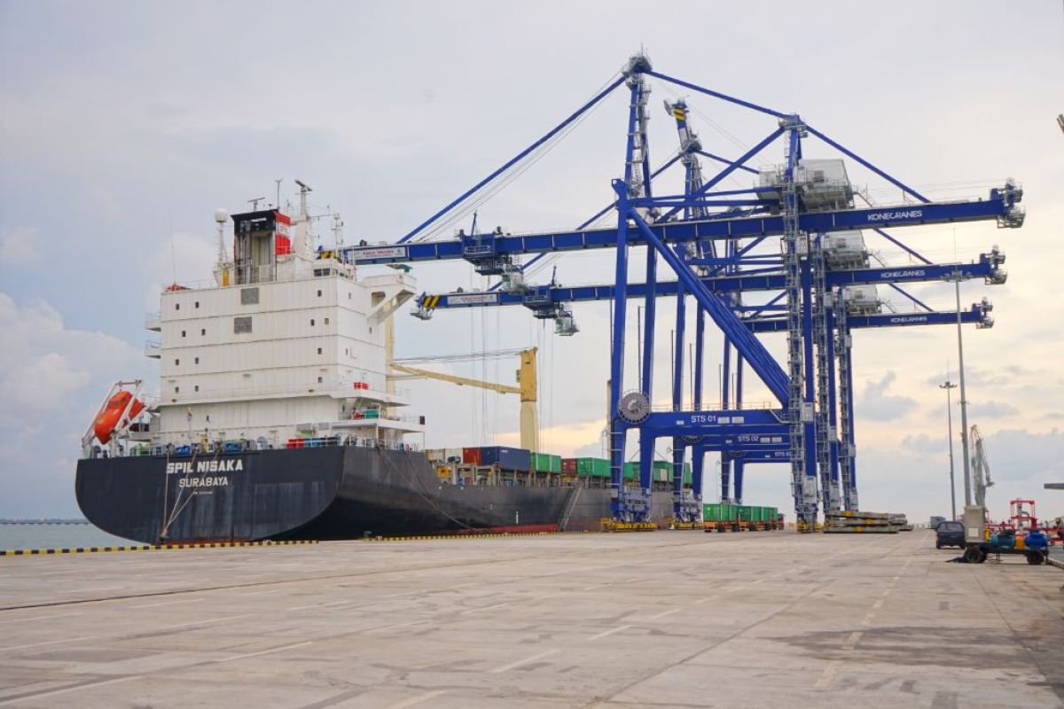 Pengamat: Keberadaan Pelabuhan Kuala Tanjung sudah tepat