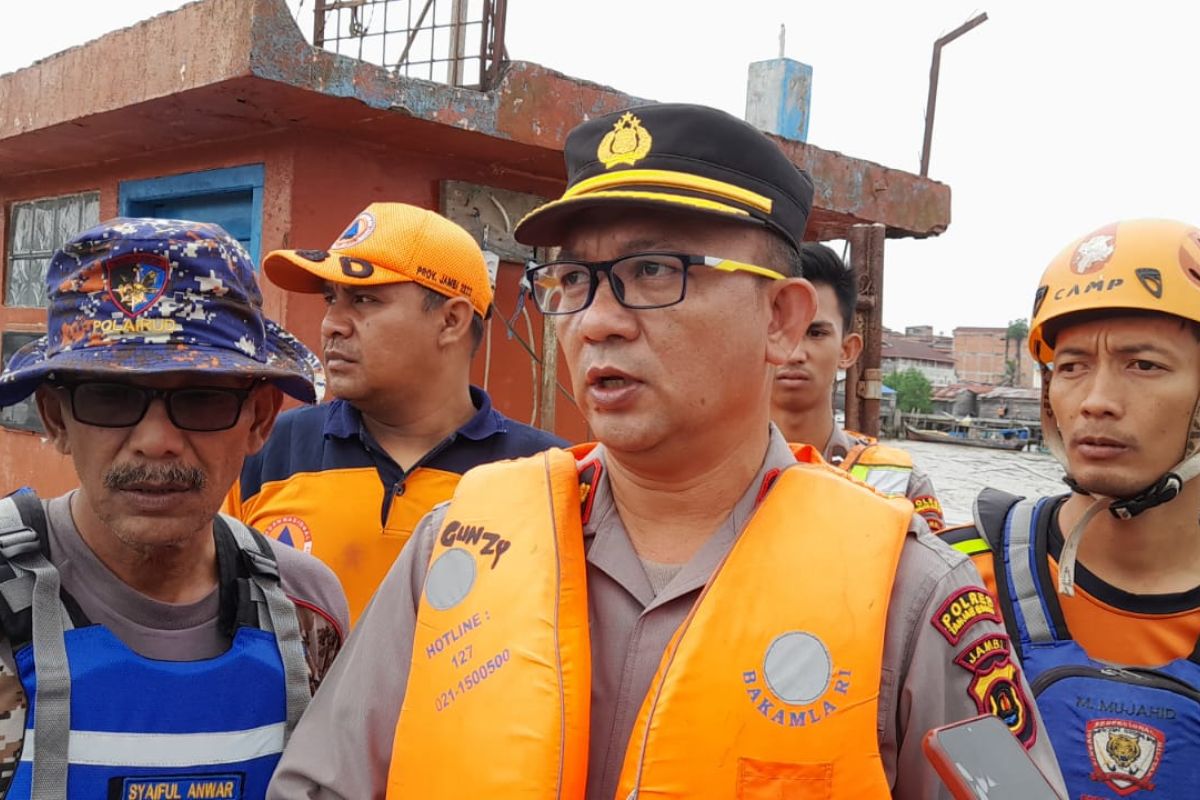 Polisi terus cari korban hilang akibat tabrakan kapal di Tanjabbar