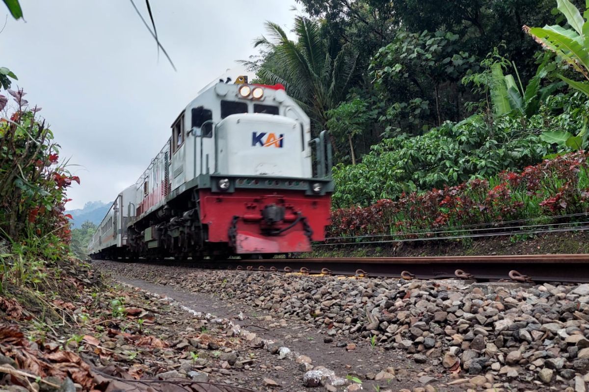 KAI Daop 9 Jember pastikan jalur rel kereta aman pascagempa Tuban