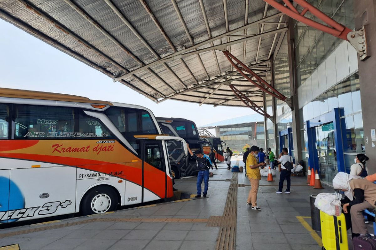 Terminal Pulo Gebang siapkan bus cadangan antisipasi animo pemudik