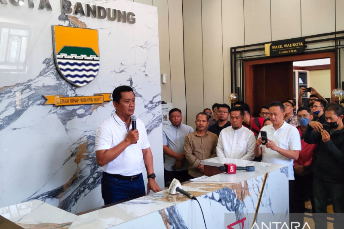 Yana Mulyana terjaring OTT, Para kadis dan camat di Bandung rapat darurat