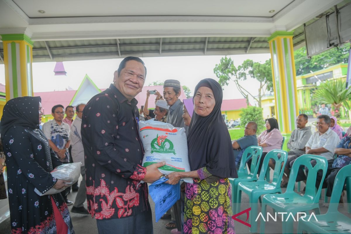 Sidempuan Utara dan Sidempuan Tenggara terima bantuan pangan cadangan beras nasional