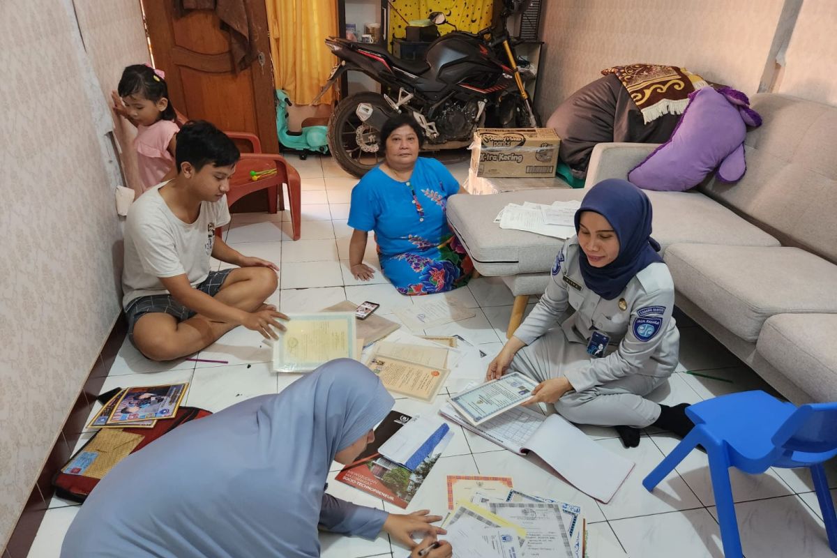 Jasa Raharja Banten Bayar Santunan Korban Laka Lantas di perlintasan kereta api di Merak- Banten