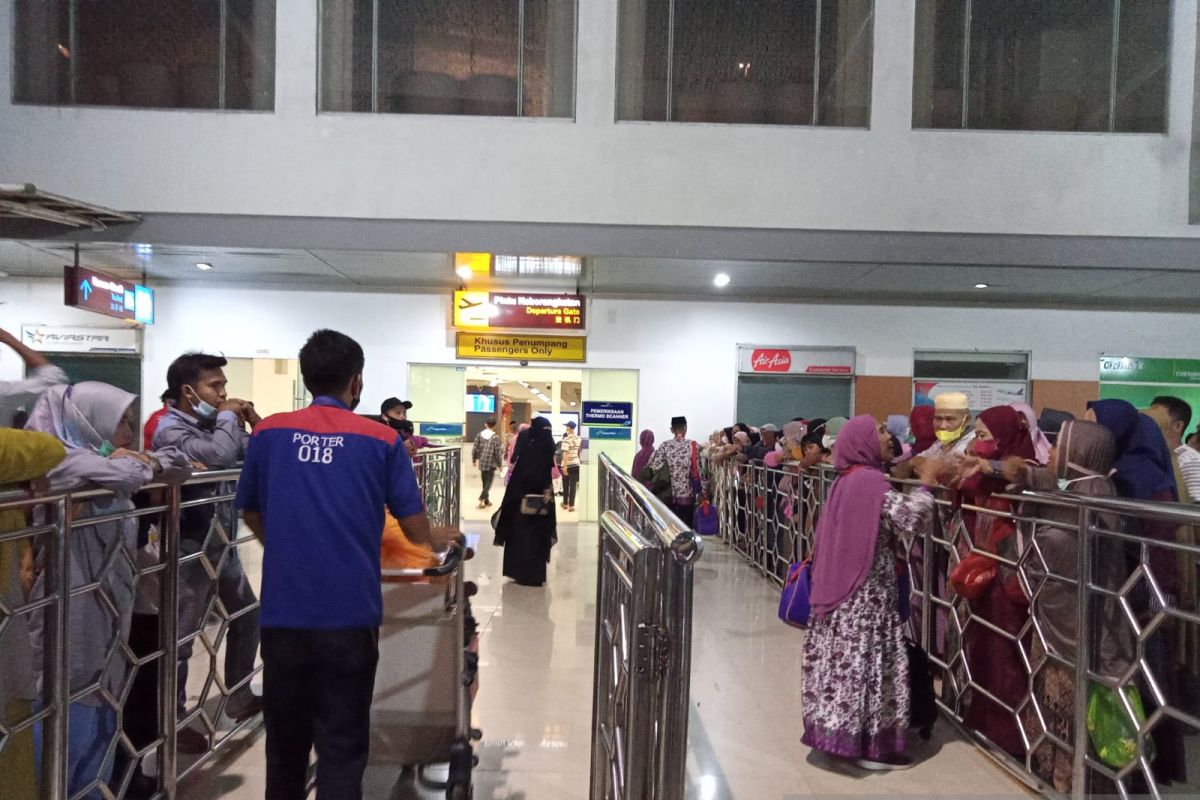 Pergerakan pesawat di Bandara Hasanuddin meningkat