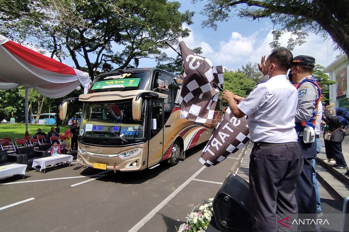 Wako Bandung Yana Mulyana batal hadiri kegiatan mudik gratis usai terjaring OTT KPK
