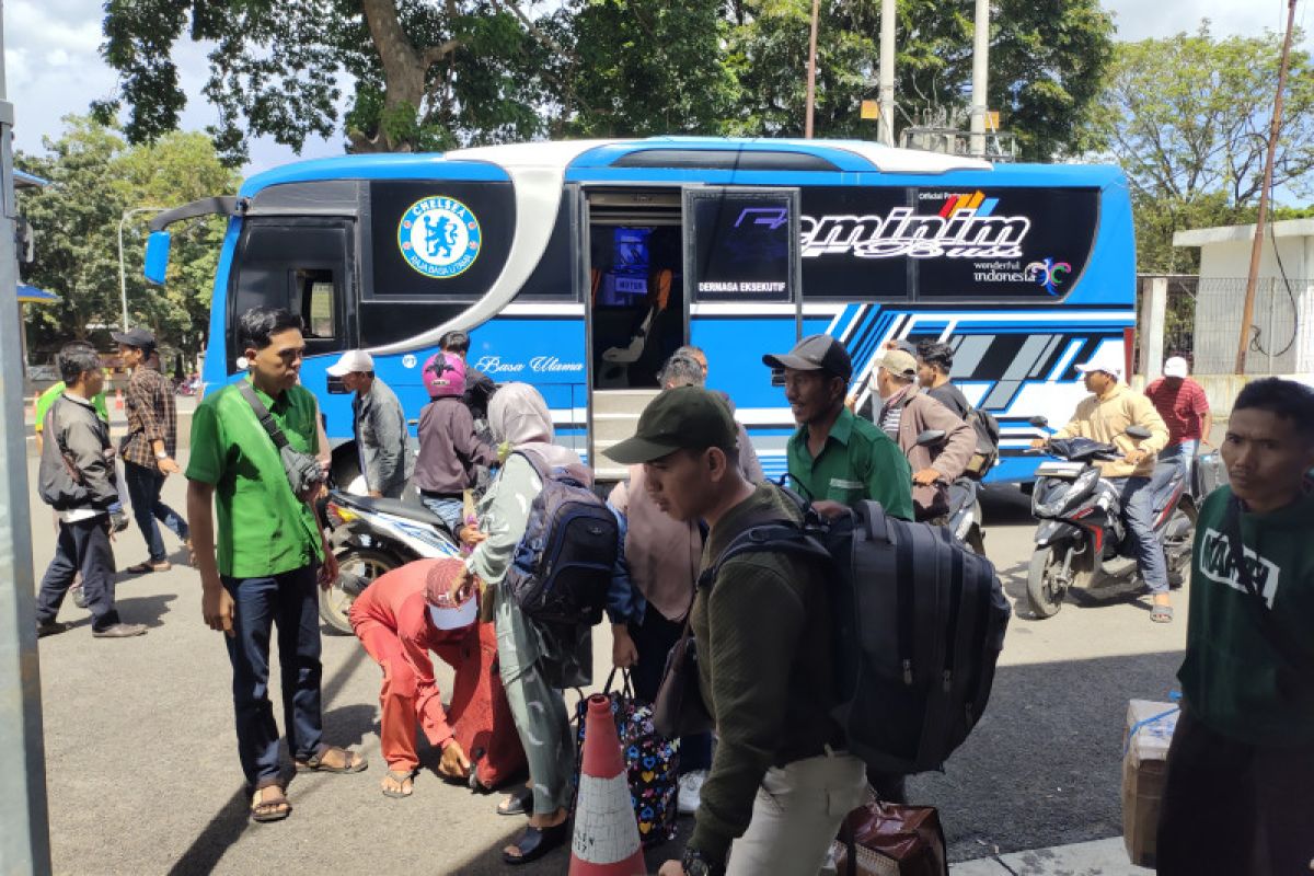 Pergerakan pemudik di Terminal Rajabasa meningkat pada H-7