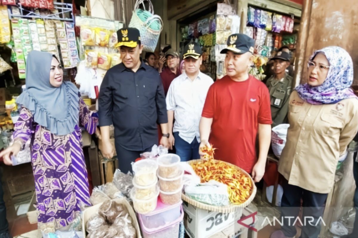 Gubernur Kalteng sebut kenaikan harga pangan di Sampit terkendali