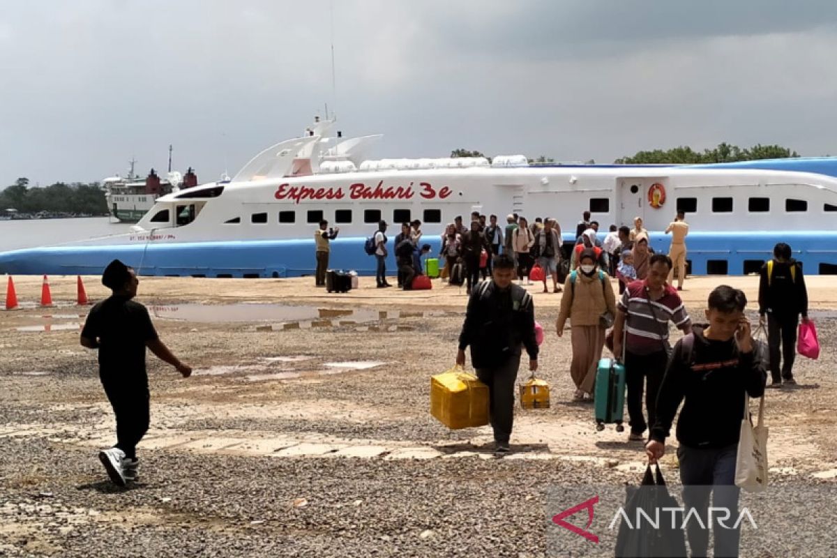 Arus Mudik - KSOP Pangkalbalam siapkan 10 kapal antisipasi lonjakan mudik lebaran