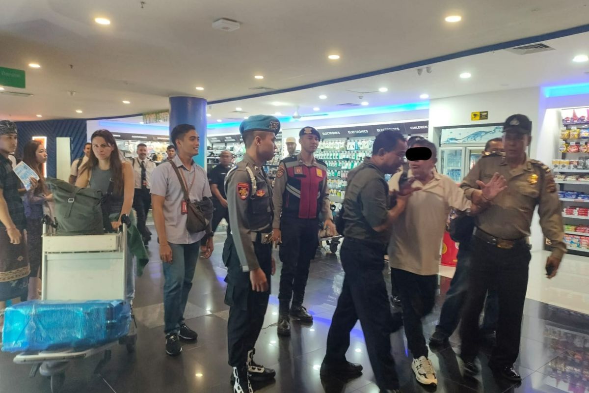 Polisi amankan bule Australia di Bandara Ngurah Rai, ini alasannya
