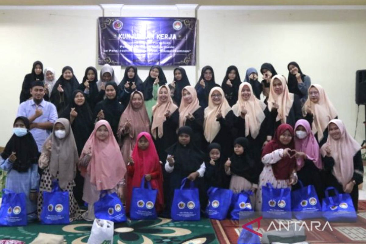 DWP Poliban berbagi kebahagiaan Ramadhan di Panti Asuhan Hikmah Zamzam