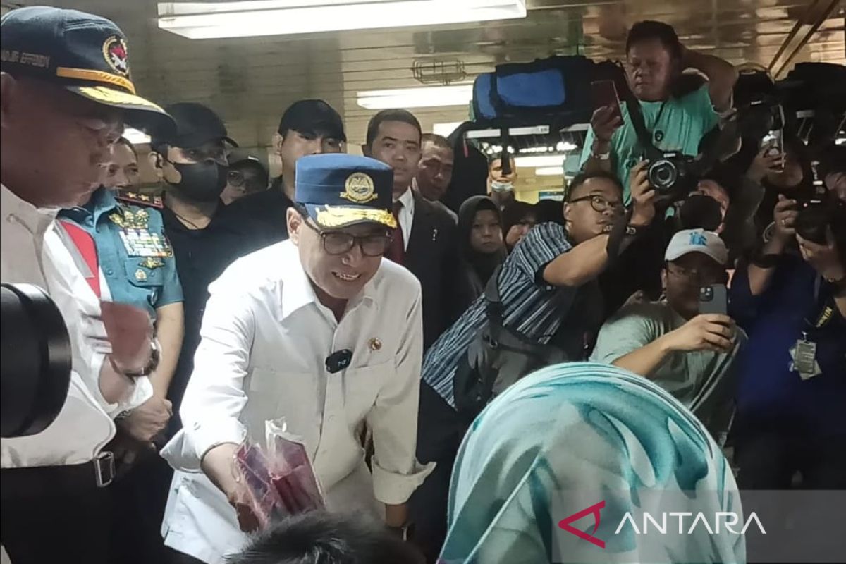 KM Dobonsolo bawa ribuan pemudik gratis menuju Semarang