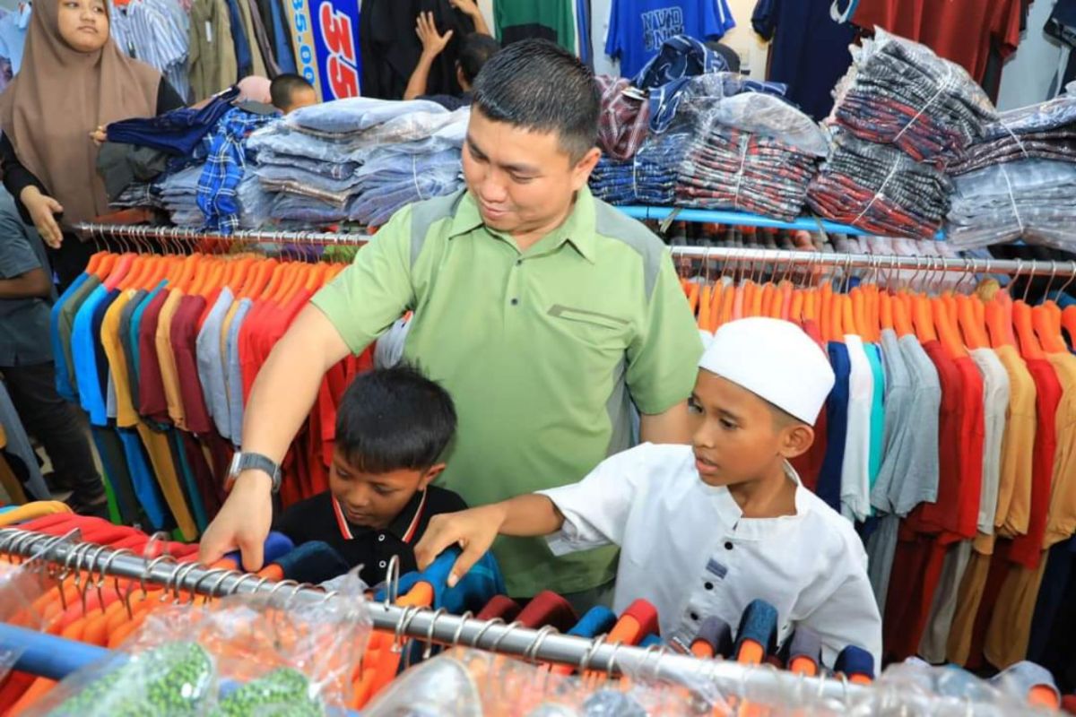 Ramadhan Bahagia', 493 anak dapat baju baru dari Bupati dan pejabat Labura