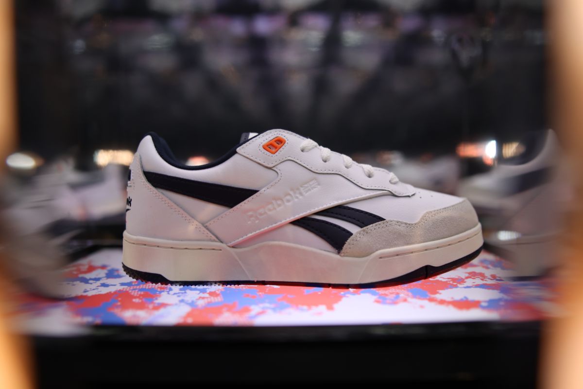 Reebok dobrak tren sneakers klasik dengan BB 4000 II