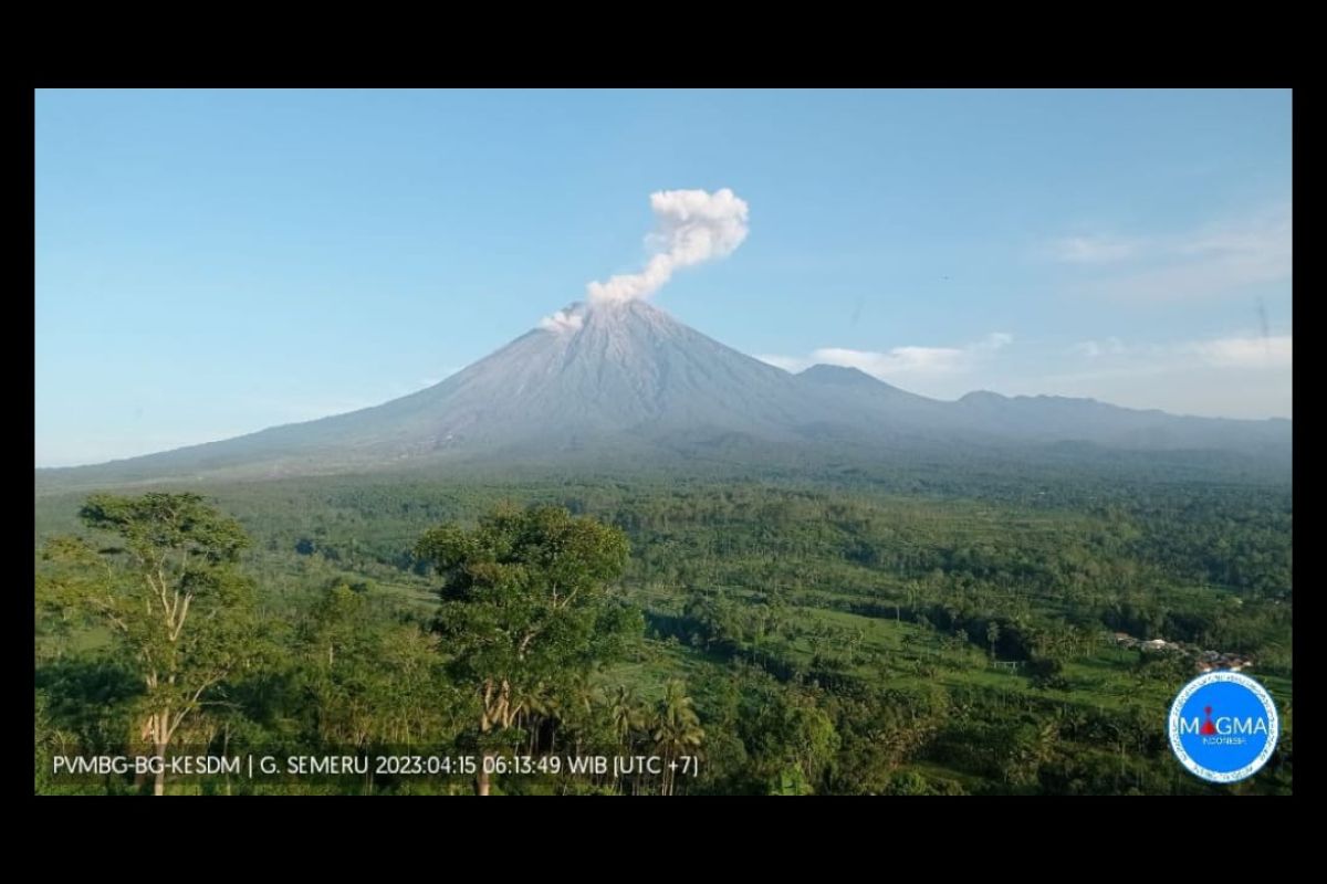 Aktivitas Gunung Semeru masih didominasi gempa erupsi setiap hari
