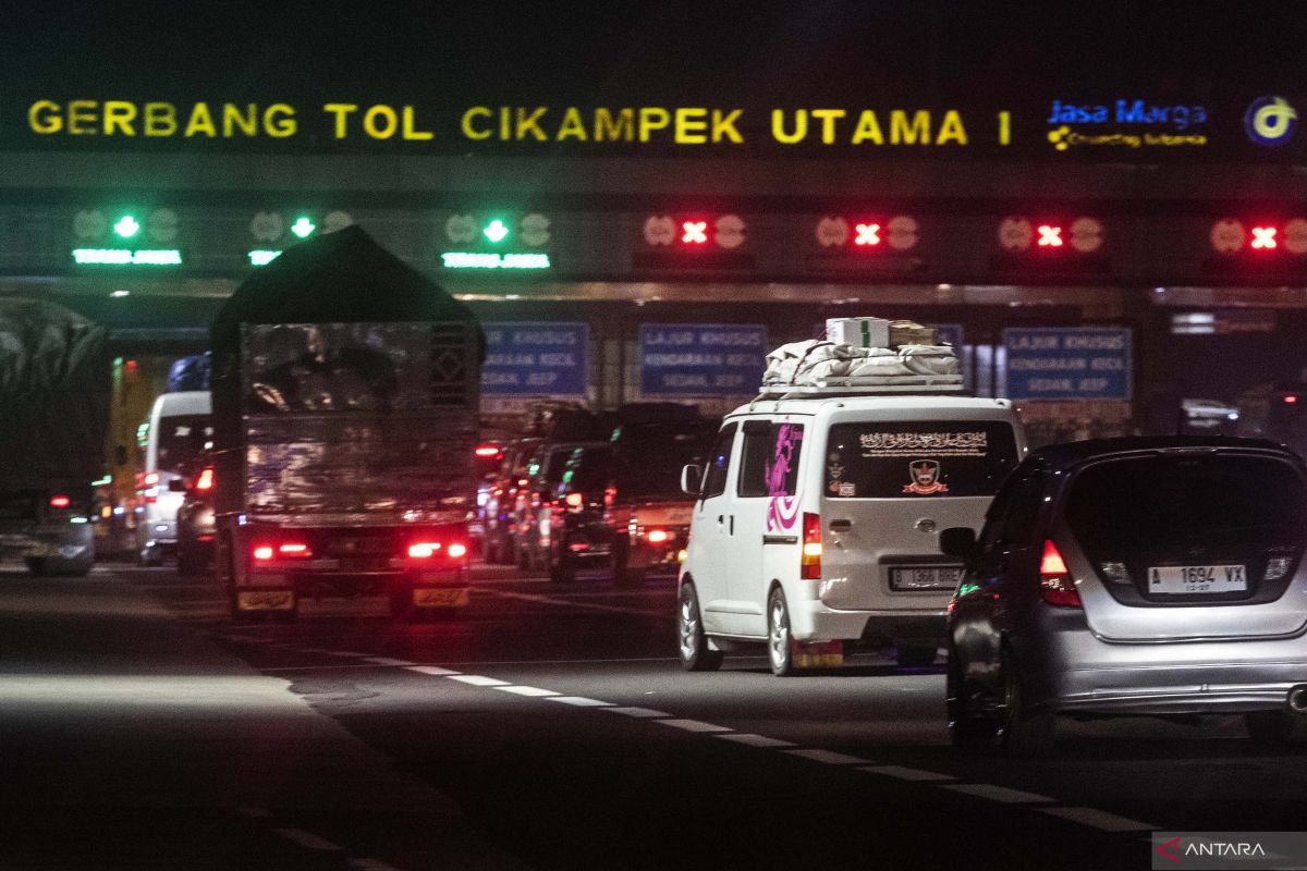 39.857 kendaraan tinggalkan Jakarta lewat GT Cikampek Utama