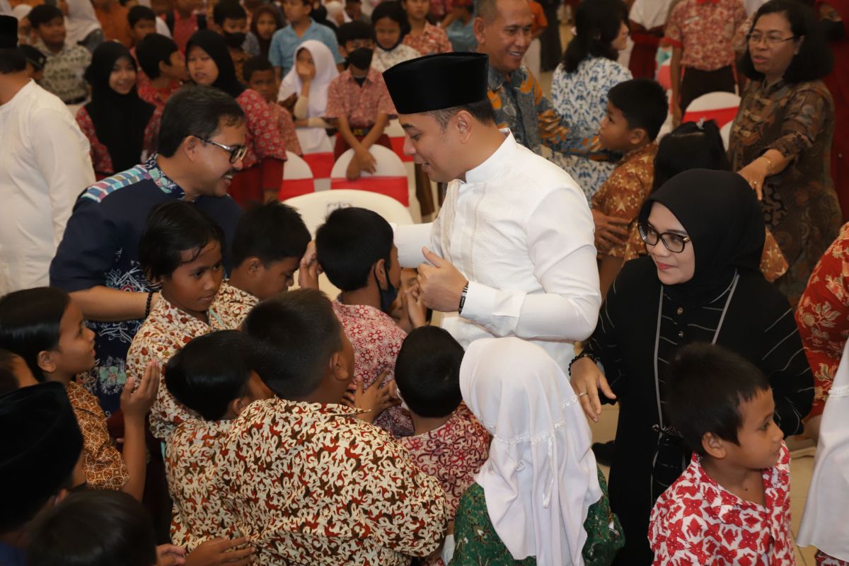 Pemkot Surabaya berikan santunan kepada ratusan pelajar SD/SMP
