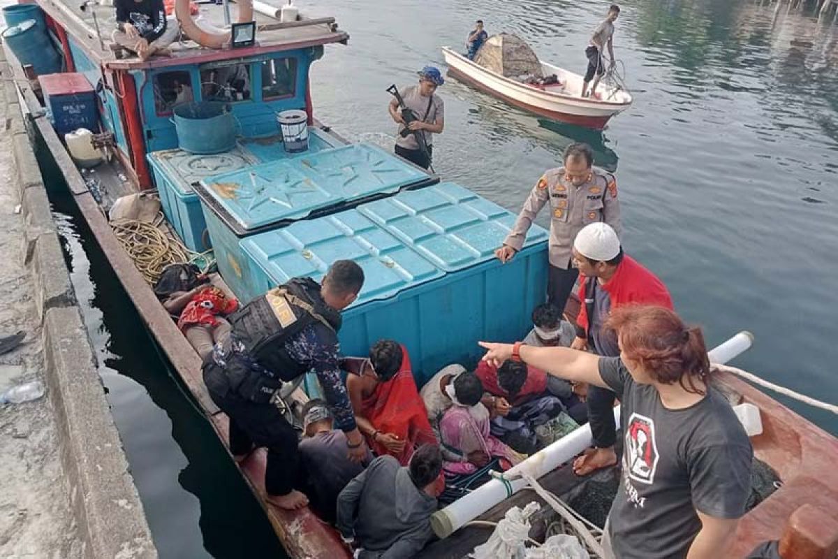 Polisi tangkap kapal pengebom ikan di perairan Simeulue