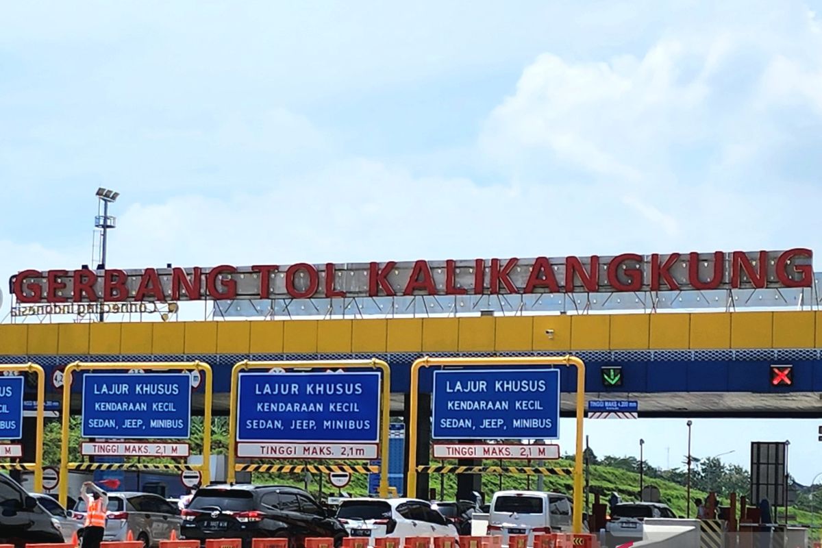 Jumlah gardu di Gerbang Tol Kalikangkung Semarang  ditambah