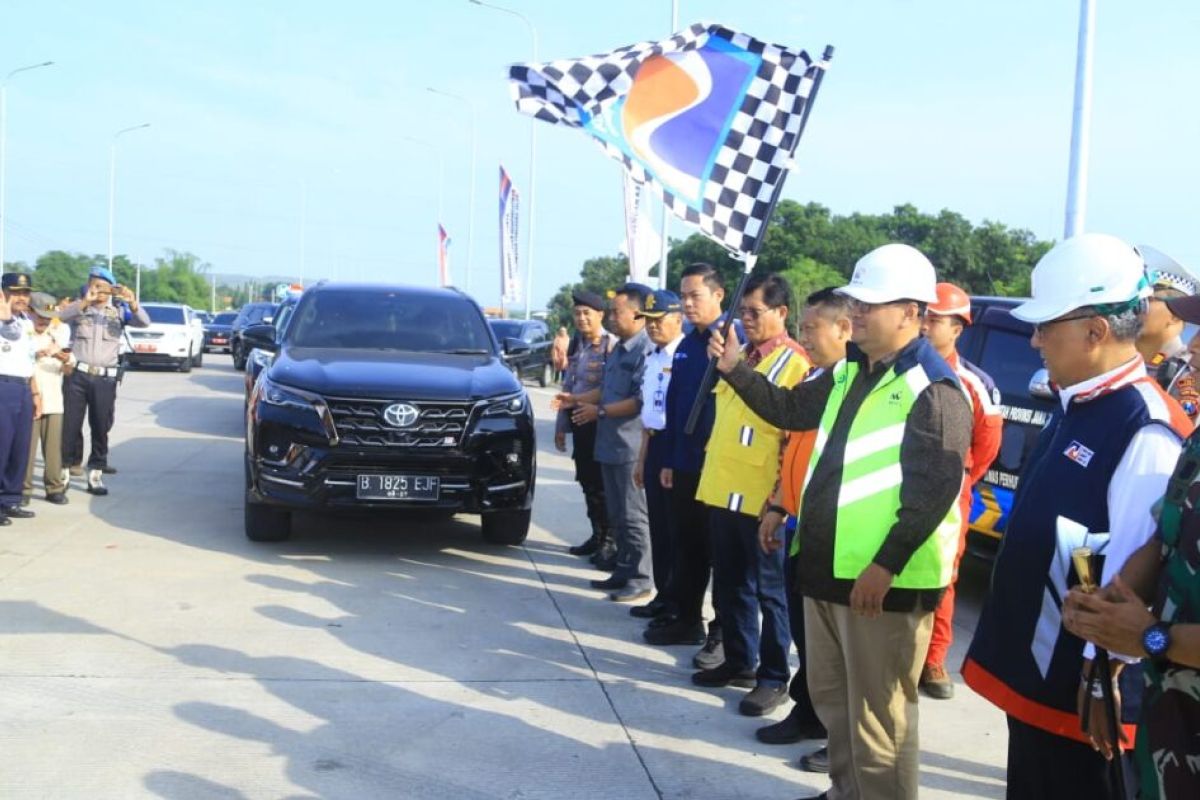 Tol Paspro Probolinggo Timur-Gending dibuka urai kemacetan arus mudik